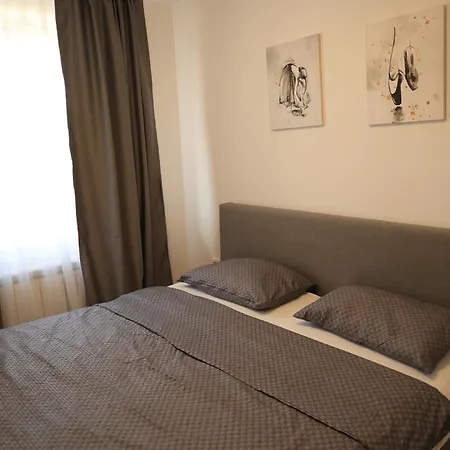 Lux Divine With Private Parking Garage